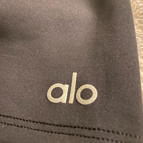 SOLD - Alo 3" High-Waist Airlift Short - Picture 3 of 4